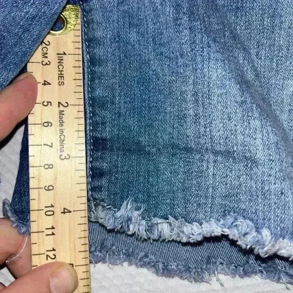 Democracy Size 6 AB Technology Women's 4” Inseam Medium Wash Jean Shorts Classic - Picture 4 of 8